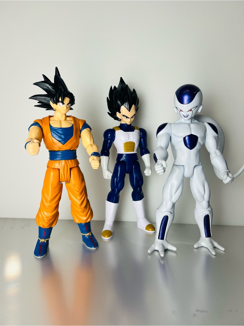 DragonBall Goku, Frieza, Vegeta, Figure Actions,. Used. Good Conditions